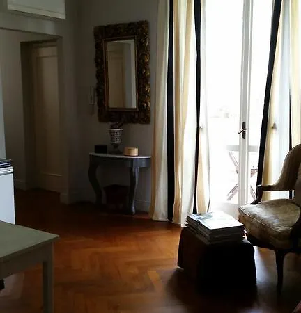Cavour 45 3*